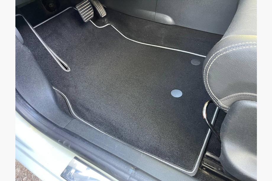 Renault Megane III 2009–2016 Premium SW auton kangasmatot (mustat) Image