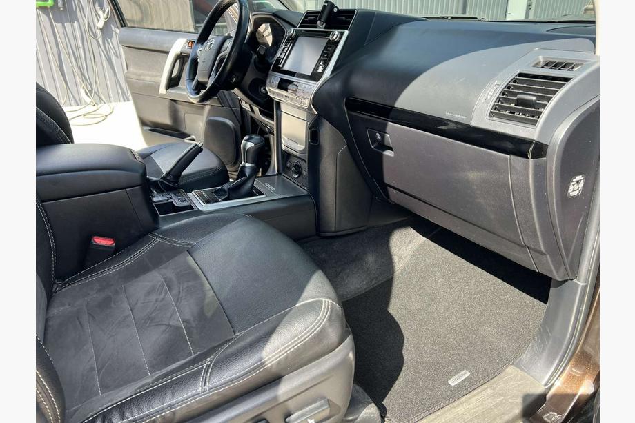 Toyota Land Cruiser Prado 150 2009–2023 Premium-tekstiilimatot (mustat) 7-paikkainen, 2009-2013 Kuva 2