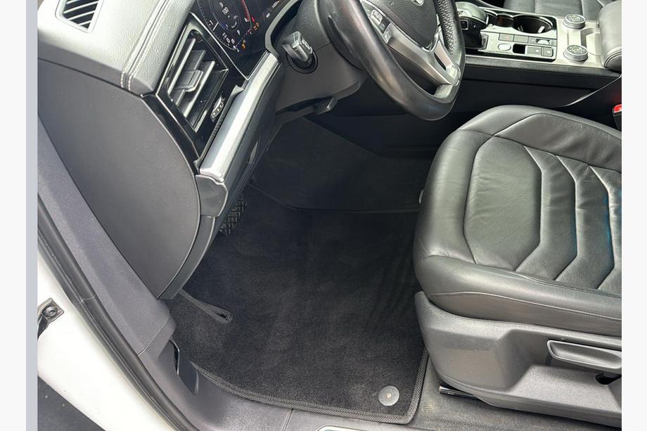 Volkswagen Touareg 2018– Premium-kangasmattosarja (musta) Image