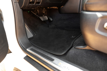 Toyota Land Cruiser 200 2007–2021 Tekstiilimatot Classic V-2 (2012-2021, Musta) kuva 8