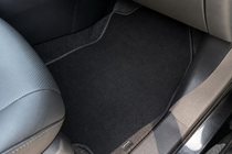 Toyota Rav 4 2019–2025 Tekstiilimatot Classic (Musta) kuva 6