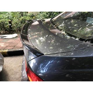 M4-Style-spoileri (E90, hiilikuitu) kuva 3