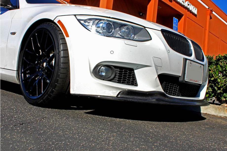 BMW 3-sarja E90/E91 2005–2011 Etupuskurin lipa FRP V2 (2010-2012 M-Sport) Kuva 3