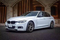 BMW 3-sarja F30/F31 2012–2019 Etupuskurin lipa FRP V3 (M-Performance) kuva 6