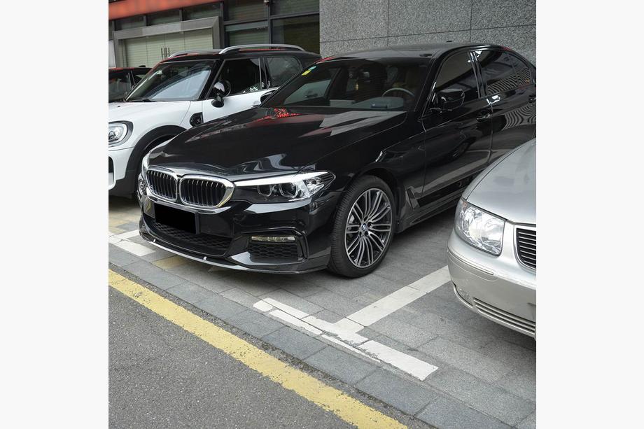 BMW 5-sarja G30/G31 2017–2023 Etupuskurin lipspoileri Lip V6 (M-Sport 2017-2020, hiilikuitu) Kuva 8