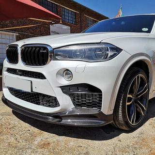 Etupuskurin lip-spoileri Lip V2 (F86, hiilikuitu) BMW X6 F16 2014–2019 kuva 1