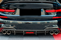 BMW 3-sarja G20/G21 2018– Takapuskurin diffuusori V6 (M-Sport 2018-2022, hiilikuitu) kuva 3