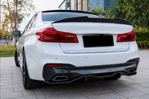 BMW 5-sarja G30/G31 2017–2023 Takapuskurin diffuusori V4 (M-Sport/M5 F90, hiilikuitu) kuva 2