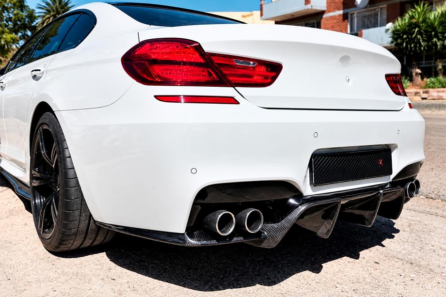 BMW 6-sarja F12/F13/F06 2011–2018 Takapuskurin diffuusori V1 (M6, hiilikuitu) Image