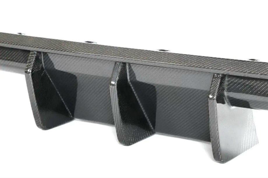 BMW 4-sarja G22/23/26 2020– Takapuskurin diffuusori V1 (G82/G83, hiilikuitu) Kuva 12