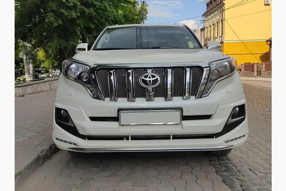 Toyota Land Cruiser Prado 150 2009–2023 Etu- ja takapuskurin lipat Luxury (2013-2017) Image