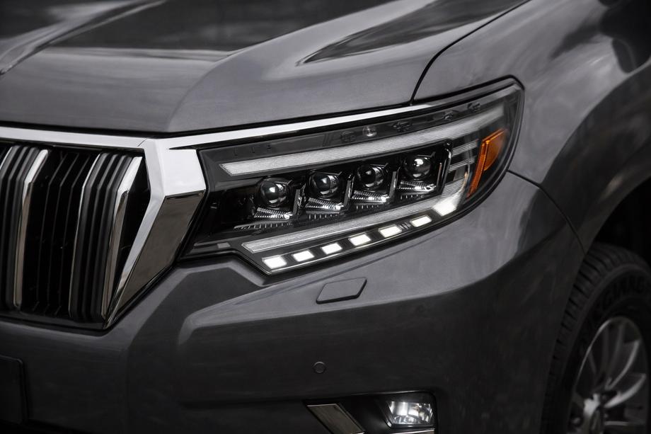 Toyota Land Cruiser Prado 150 2009–2023 Etuvalot Lexus-design 4-LED V2 (2017+, 2 kpl) Image