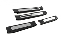 Toyota Land Cruiser 300 2021– Valaistut kynnyslistat (4 kpl) kuva 3