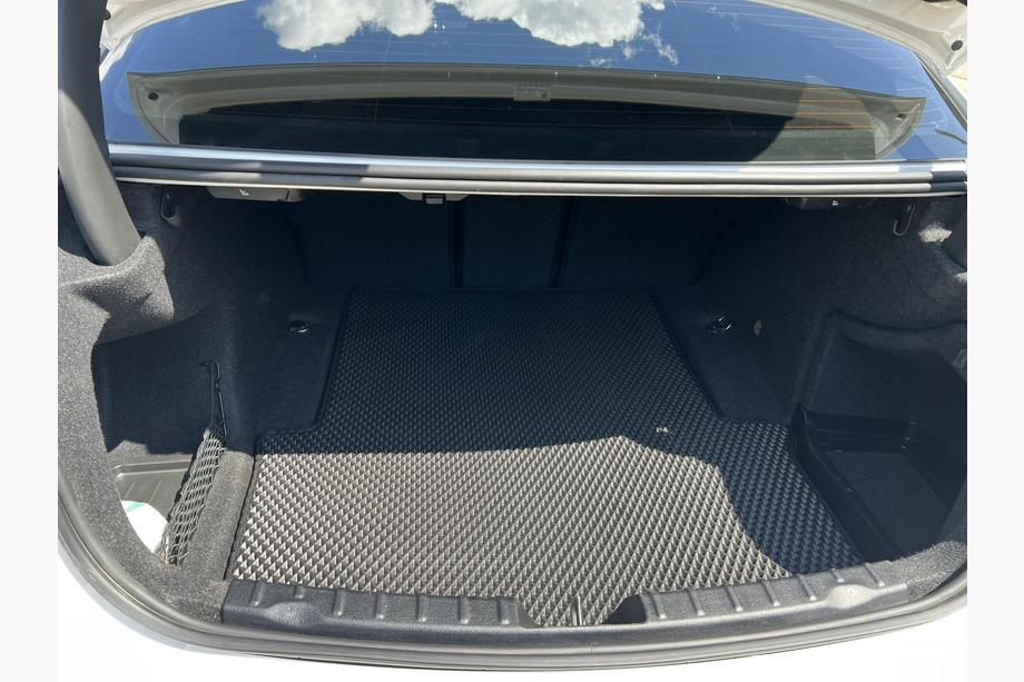 BMW 3-sarja F30/F31 2012–2019 Tavaratilan matto F30, neliveto, musta Image
