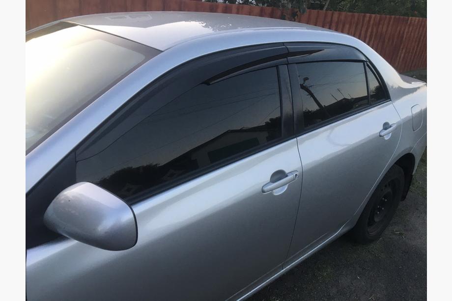 Toyota Corolla 2007–2013 Ikkunatuuliohjaimet (4 kpl, Sunplex Sport) Image