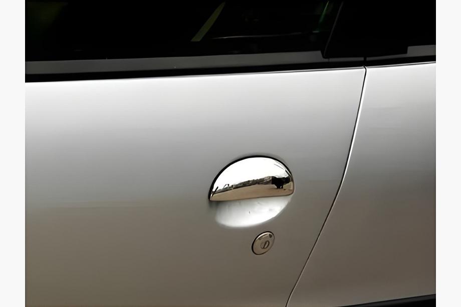 Toyota Aygo 2007–2014 Ovenkahvan kromisuojat (2 kpl, ruostumaton teräs) Kuva 2