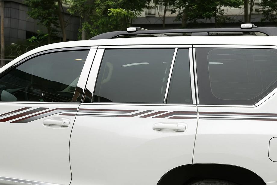 Toyota Land Cruiser Prado 150 2009–2023 Ovipilarien kromilistat (8 kpl, ruostumaton teräs) Kuva 1