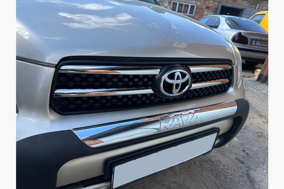 Toyota Rav 4 2006–2013 Jäähdyttimen säleikön kromilistat 2006-2010 (4 kpl, ruostumaton teräs) Image