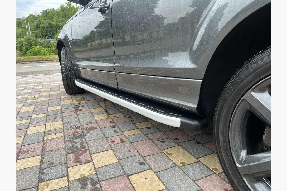 Audi Q7 2005–2015 Fullmond sivuportaat (2 kpl, alumiini) Image