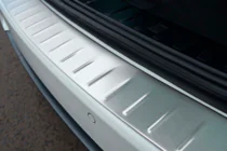 BMW 3-sarja E90/E91 2005–2011 Takapuskurin suojalista (2006-2008, SW, ruostumaton teräs) kuva 3
