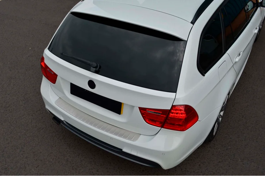 BMW 3-sarja E90/E91 2005–2011 Takapuskurin suojalista (2006-2008, SW, ruostumaton teräs) Image