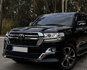 Toyota Land Cruiser 200 2007–2021 Etupuskurin lipspoileri 2016↗ (Executive 2021) Valkoinen väri kuva 2