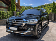 Toyota Land Cruiser 200 2007–2021 Etupuskurin lipa 2016↗ (Executive 2019) kuva 3