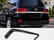 Toyota Land Cruiser 200 2007–2021 Takadiffuusorin lista kromilla 2016-2021 (Executive 2019/2021) Valkoinen väri kuva 1