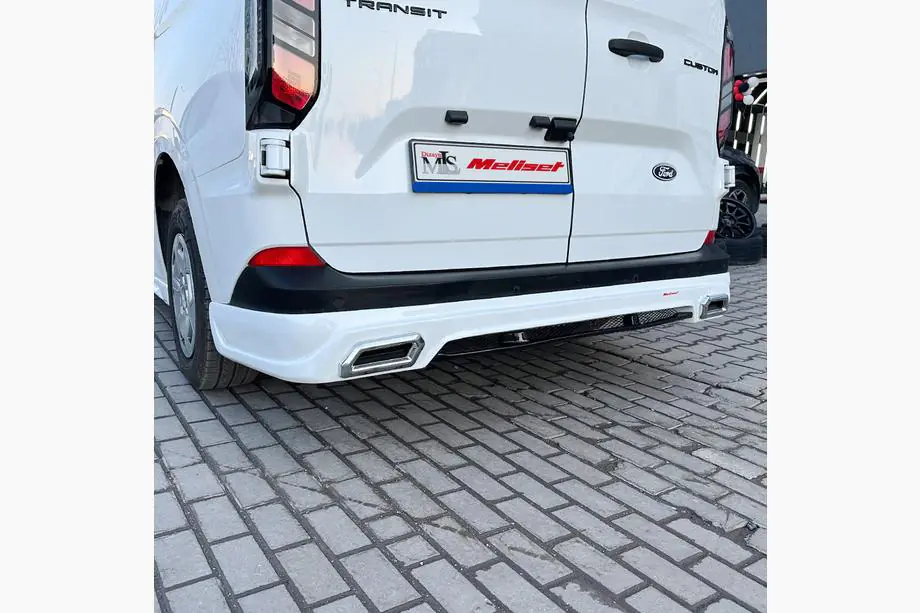 Ford Custom 2023– Takapuskurin suojalista (maalattava) Image