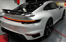 Porsche 911 (992) 2018– Takapuskuri täydellinen kuva 1