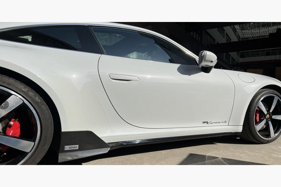 Porsche 911 (992) 2018– Helmalevikkeet Image