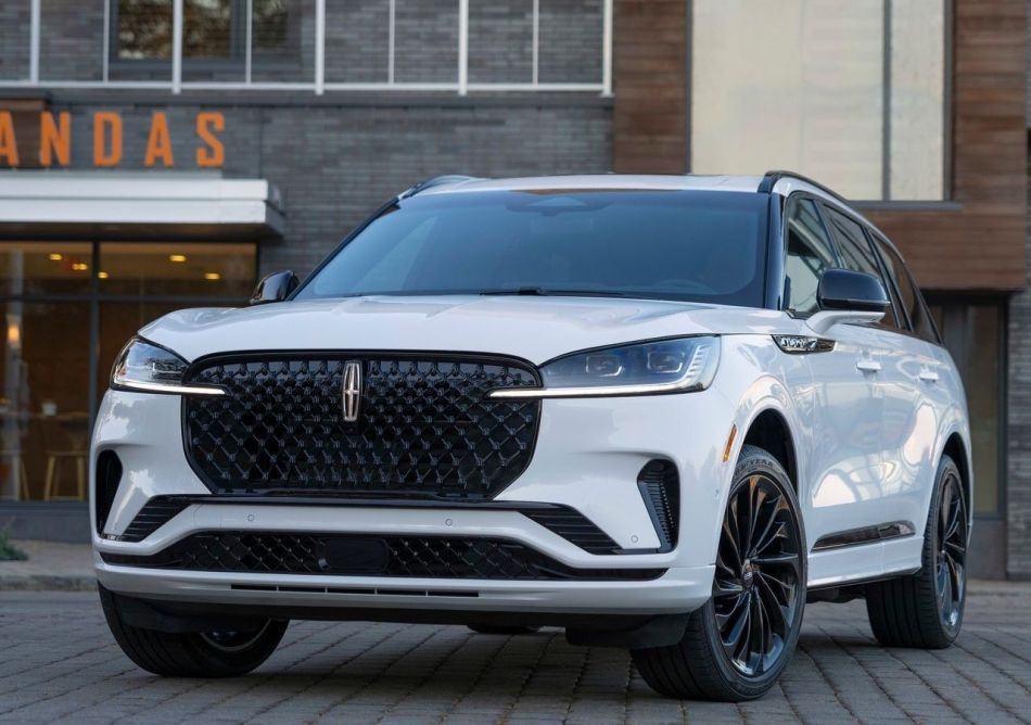 Uudistettu Lincoln Aviator: ominaisuudet, varustelut ja muotoilu
