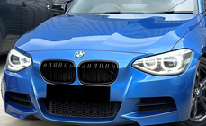 BMW 1-sarja F20/F21 2011–2019 M-Look munuaismaskit (2011-2014, kiiltävä musta) kuva 1