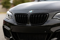 BMW 2-sarja F22/F23 2014–2021 Munuaissäleiköt M-Look (kiiltävän musta) kuva 1