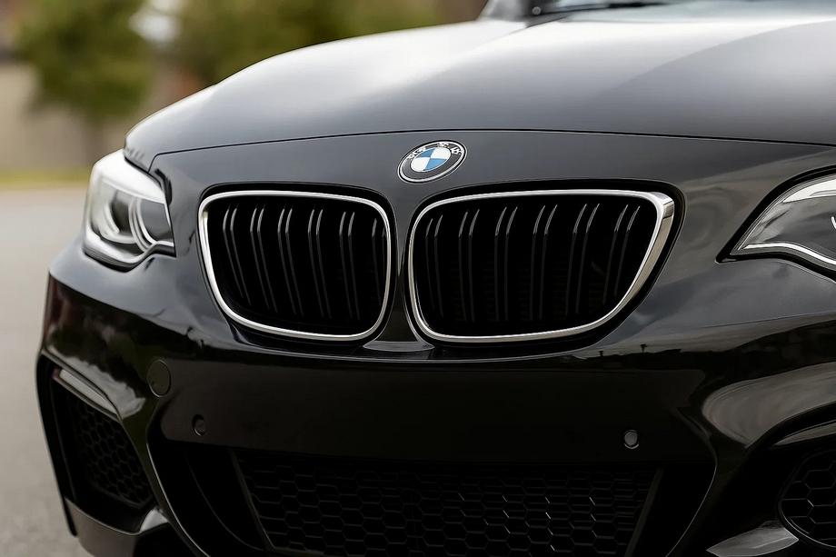 BMW 2-sarja F22/F23 2014–2021 M-Look munuaismaskit (kiiltävän musta, kromireunus) Image