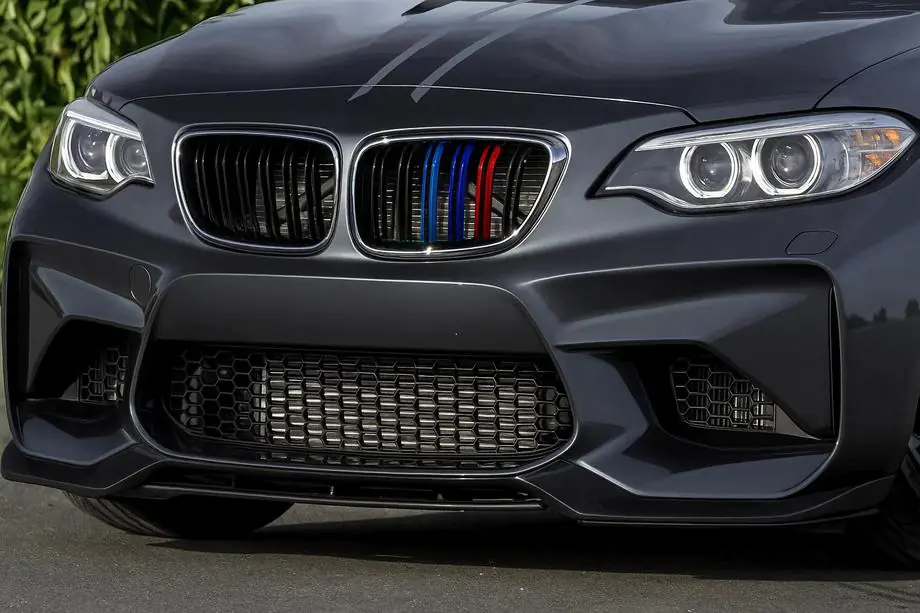 BMW 2-sarja F22/F23 2014–2021 Munuaissäleiköt M-Look (M-Color kromikehyksellä) Image