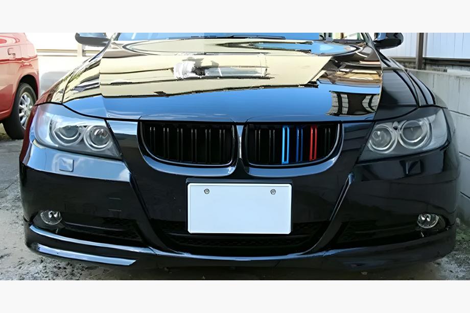 BMW 3-sarja E90/E91 2005–2011 Munuaissäleikkö M-look (E-90/91 2005-2008, M-Color) Image