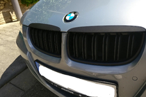BMW 3-sarja E90/E91 2005–2011 Munuaissäleikkö M-Look (E-90/91 2005-2008, mattamusta) kuva 1