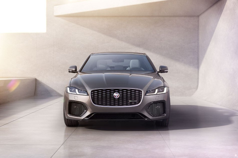 Jaguar XF (X260): tyylikkään premium-sedanin koeajo ja katsaus