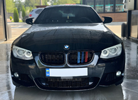 BMW 3-sarja E92/E93 2006–2013 Munuaissäleikkö M-Look (2010-2013, M-Color) kuva 1