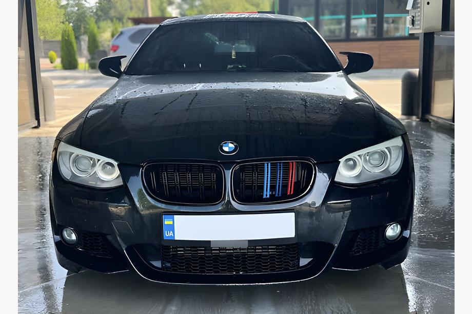 BMW 3-sarja E92/E93 2006–2013 Munuaissäleikkö M-Look (2010-2013, M-Color) Image