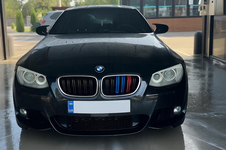 BMW 3-sarja E92/E93 2006–2013 Munuaissäleiköt M-Look (2010-2013, M-Color kromikehyksellä) Image