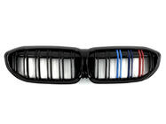 BMW 3-sarja G20/G21 2018– Munuaissäleiköt M-Look V2 (2018-2022, M-Color mustalla reunuksella) kuva 2