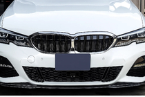 BMW 3-sarja G20/G21 2018– Munuaissäleiköt M-Look V2 (2018-2022, kiiltävän musta kromikehyksellä) kuva 1