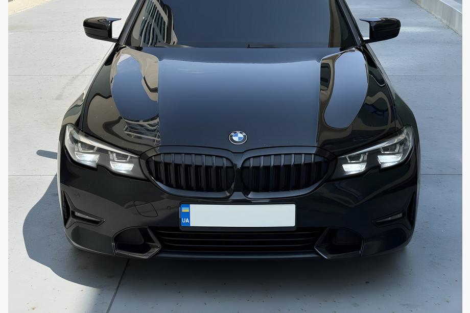 BMW 3-sarja G20/G21 2018– Munuaismaskit 1 Bar (2018-2022, kiiltävä musta) Image