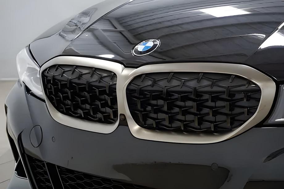 BMW 3-sarja G20/G21 2018– Munuaisritilät Diamond Black (2018-2022, kromikehys) Image
