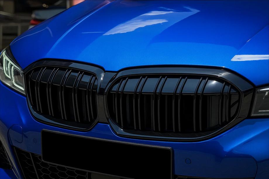 BMW 3-sarja G20/G21 2018– M-Look munuaismaskit (2022+, kiiltävä musta) Image