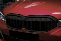 BMW 3-sarja G20/G21 2018– M-Look munuaismaskit (2022+, mattamusta) kuva 1