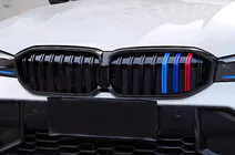 BMW 3-sarja G20/G21 2018– Munuaissäleiköt 1-rima (2022+, M-Color) kuva 1
