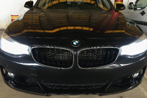 BMW 3-sarja F34 2013–2020 M-Look munuaismaskit (kiiltävän musta, kromireunus) kuva 1